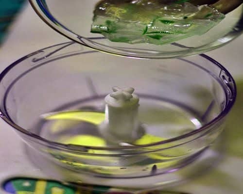 Prepare the Aloe gel: How To Make Hand Sanitizer With Aloe Vera Plants