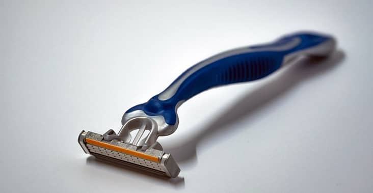 how to sterilize a razor blade